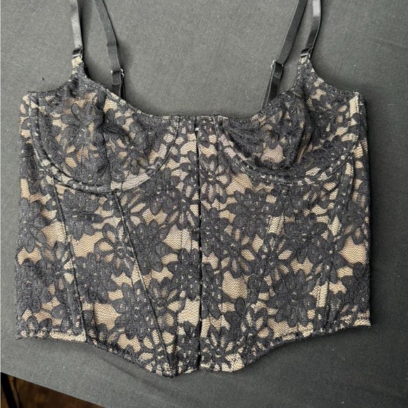 White Fox Corset - Picture 1 of 3